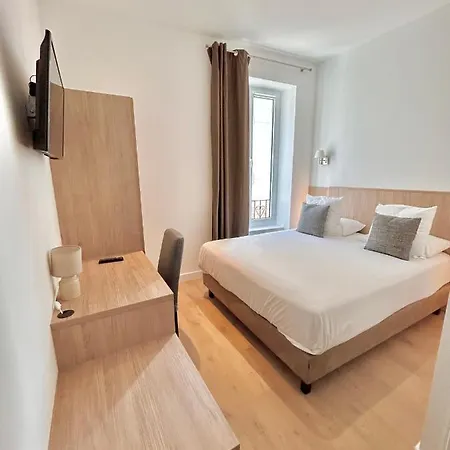 Les Deux Coteaux 호텔 3*
