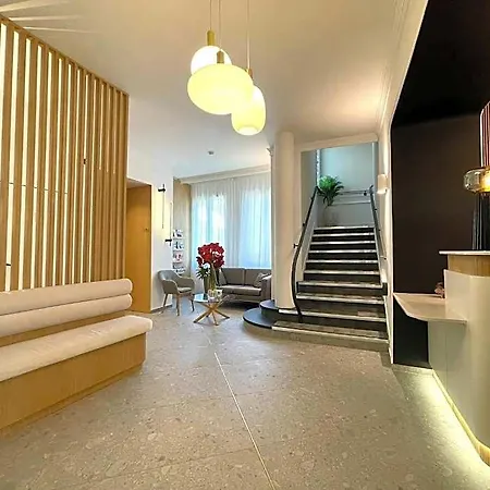 Les Deux Coteaux Hotel